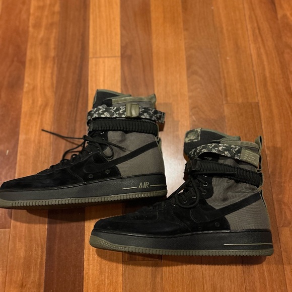 Sz 14-Nike SF-AF1 High Camo Black Olive
Excellent condition - Picture 8 of 9